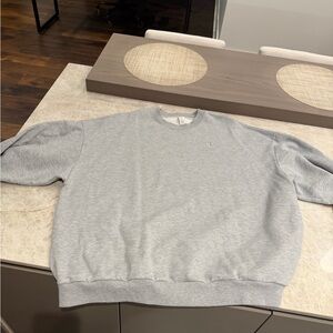 ALO Yoga Light Gray Accolade Sweatshirt
